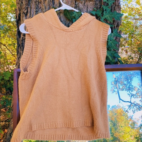 tan wool sweater vest - Picture 2 of 4